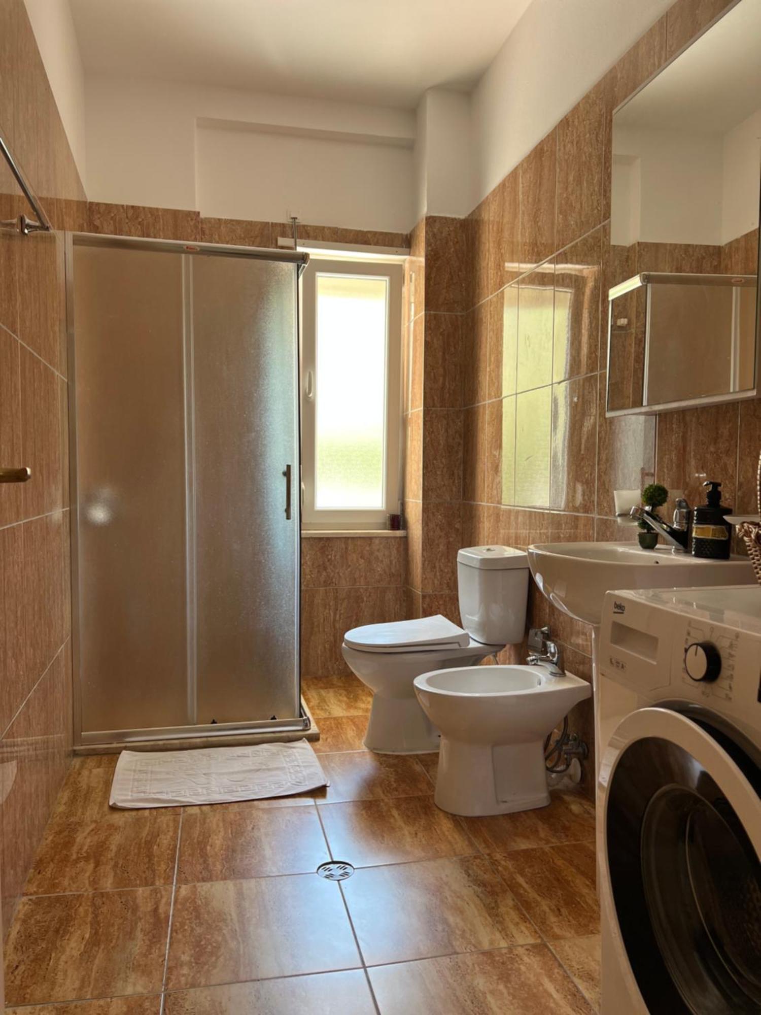 Gjiri Lalzit Home Durrës Zewnętrze zdjęcie